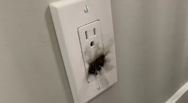 Étincelles au branchement d'un appareil