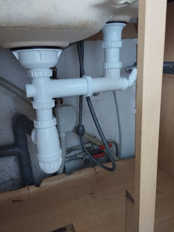 Fuite sous lavabo ou évier