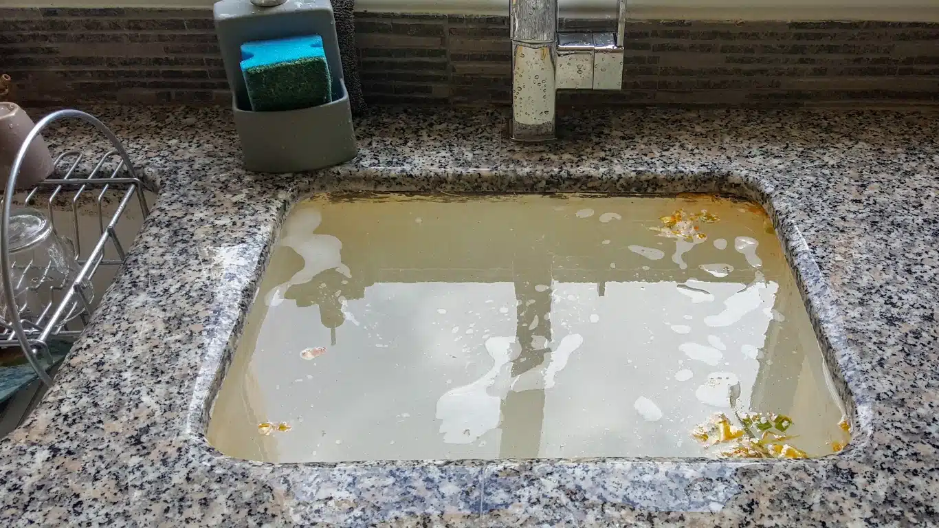 Remontée d'eau dans le lavabo