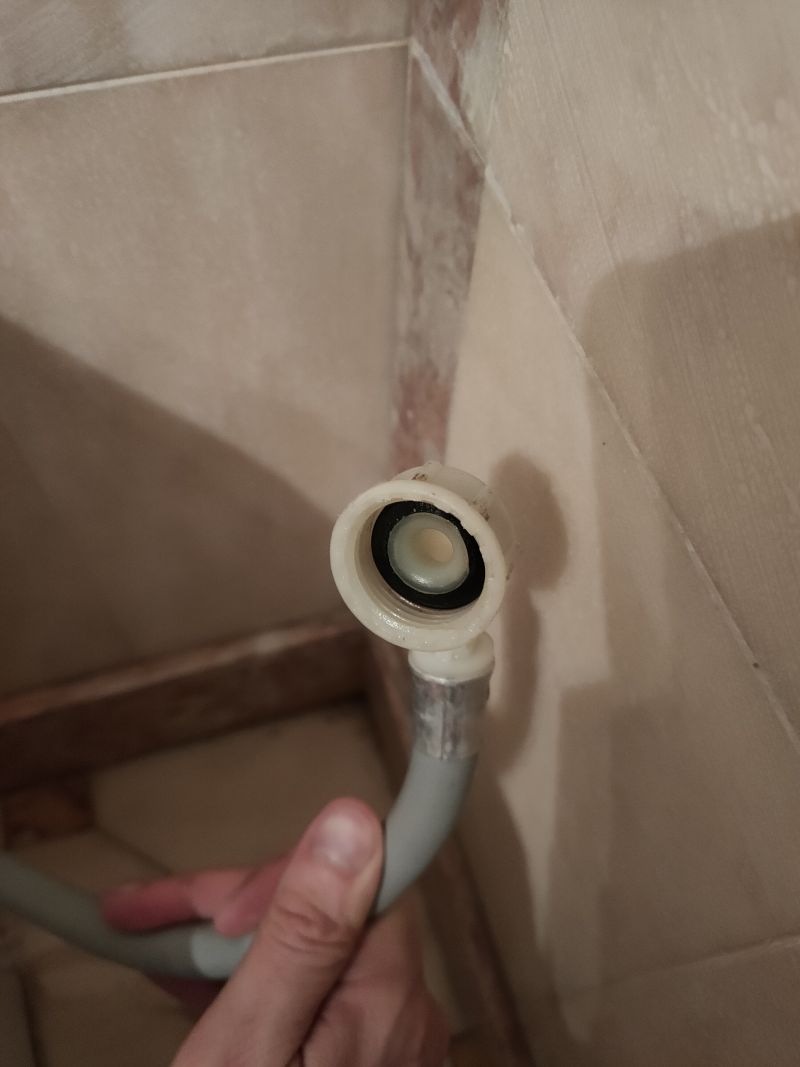 Sanibroyeur qui fait du bruit