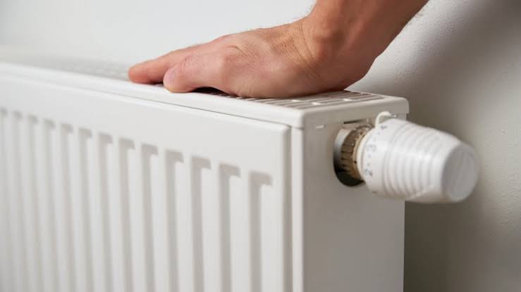 Un seul radiateur reste froid alors que les autres chauffent : le diagnostic