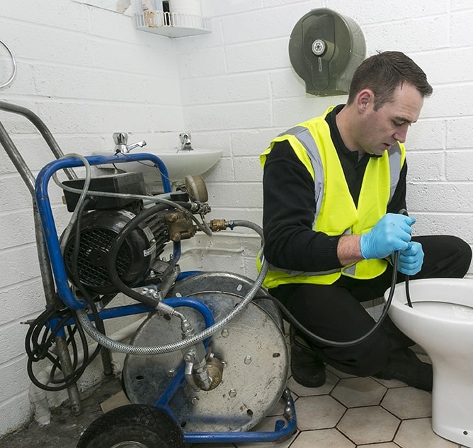Débouchage canalisation et WC à à Bras