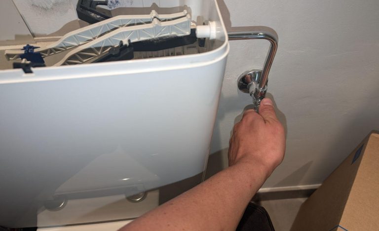 Quelle est la durée de vie moyenne d’une chasse d’eau et quand la changer ?